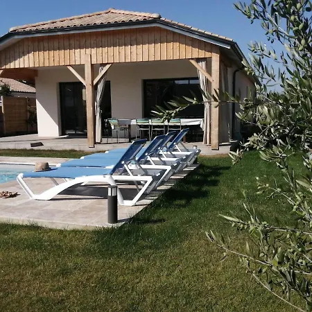 Adishatz, New House, Pool & Garden Villa *